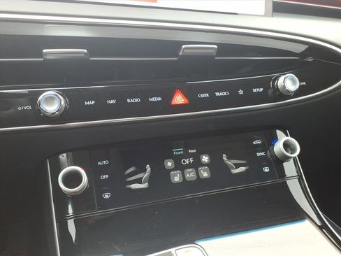 Certified 2026 Genesis GV70 2.5T image 24