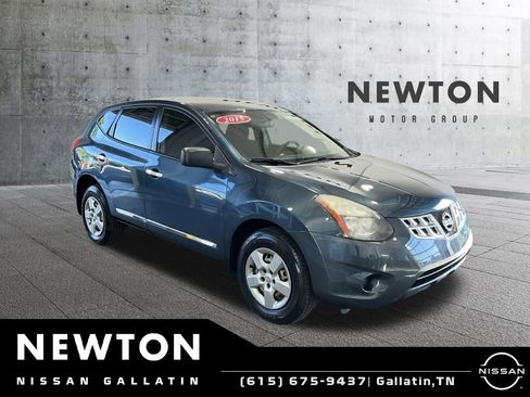 Used 2015 Nissan Rogue S FWD image 1