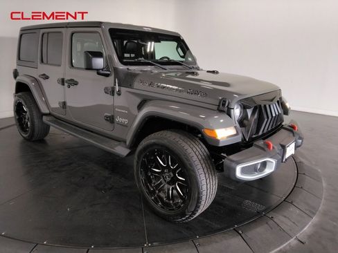 Used 2019 Jeep Wrangler Unlimited Sahara image 3