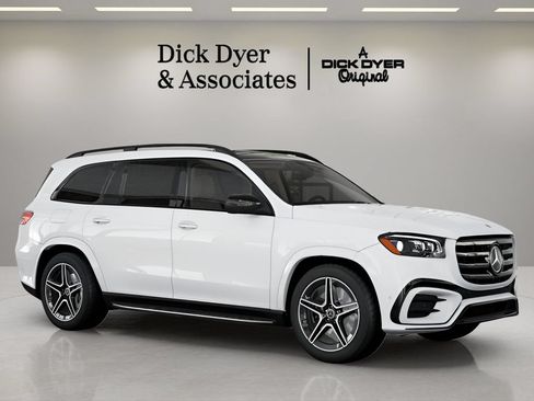 Used 2026 Mercedes-Benz GLS 450 4MATIC image 7