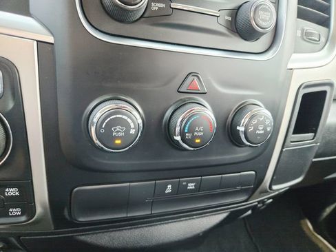 Used 2019 RAM 1500 Classic SLT AWD/4WD image 28