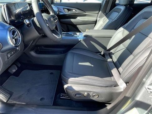 New 2026 Chevrolet Equinox EV LT image 12