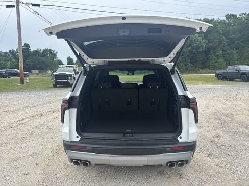 New 2026 Chevrolet Traverse LT FWD image 23