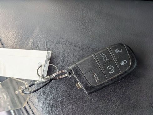 Used 2018 Dodge Challenger SXT RWD image 28