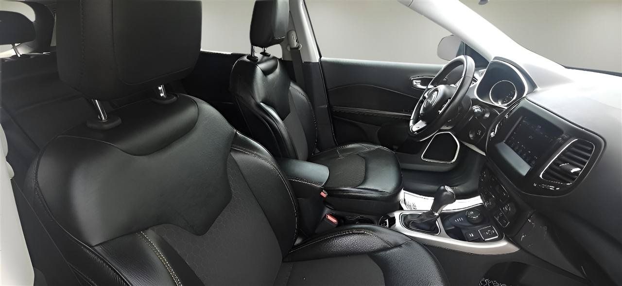 Used 2018 Jeep Compass Latitude w/ Popular Equipment Group AWD/4WD image 30