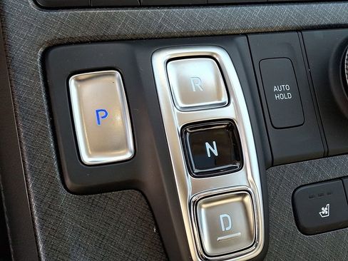 Used 2024 Hyundai Palisade Limited image 17