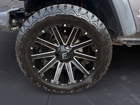 Used 2018 Jeep Wrangler Unlimited Sport S image 10