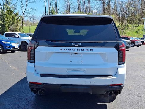 Used 2025 Chevrolet Suburban Z71 AWD/4WD image 5