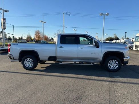 Used 2022 Chevrolet Silverado 3500 LTZ w/ LTZ Convenience Package image 2