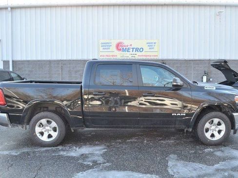New 2026 RAM 1500 Big Horn AWD/4WD image 9