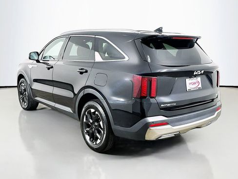 Certified 2025 Kia Sorento S AWD/4WD image 17