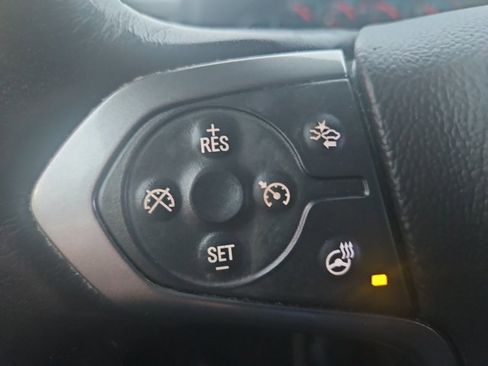 Used 2019 Chevrolet Suburban LT image 10