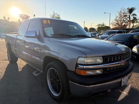 Used 2001 Chevrolet Silverado 1500 LS image 1