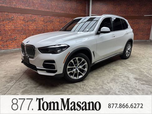 Certified 2023 BMW X5 xDrive40i w/ Premium Package AWD/4WD image 1
