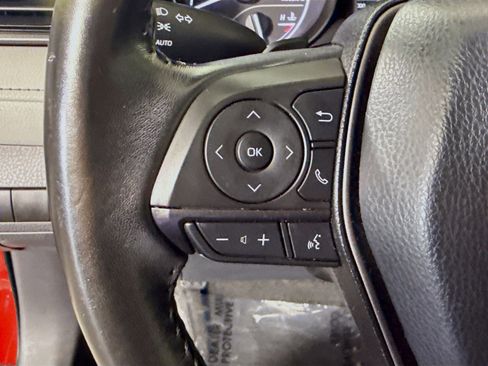 Used 2021 Toyota Camry SE image 14