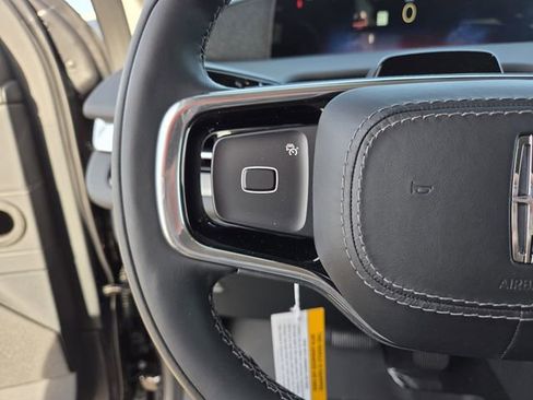 New 2025 Lincoln Navigator Reserve AWD/4WD image 22