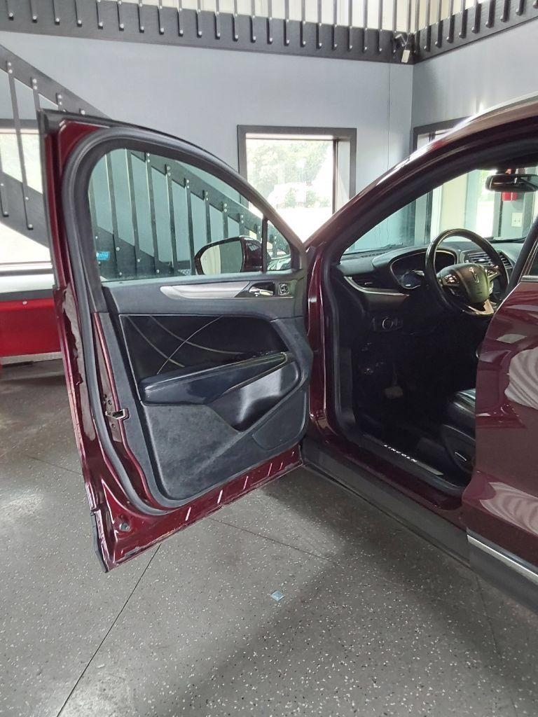 Used 2017 Lincoln MKC Select w/ Select Plus Package AWD/4WD image 14