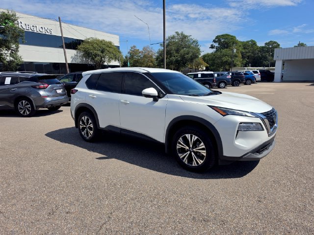 Used 2021 Nissan Rogue SV FWD image 2