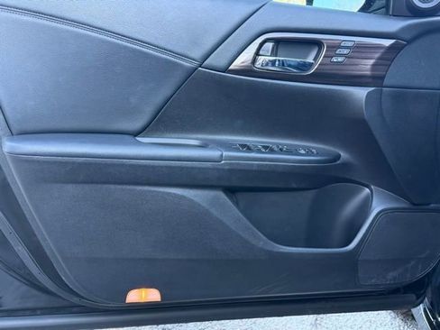 Used 2016 Honda Accord Touring image 14