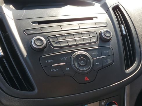 Used 2018 Ford Escape SE image 24