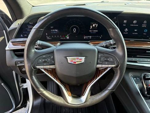 Used 2021 Cadillac Escalade ESV Premium Luxury image 37