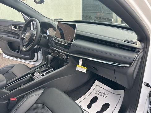 New 2026 Jeep Compass Latitude AWD/4WD image 18