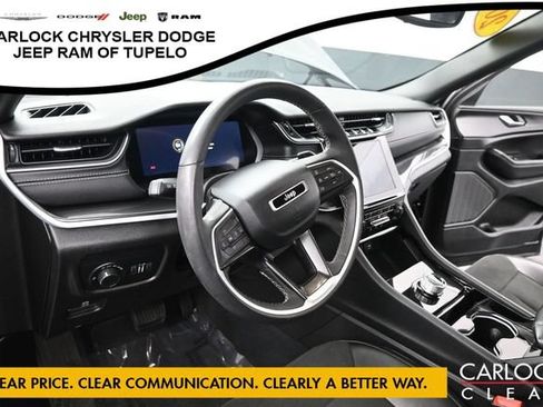 Used 2023 Jeep Grand Cherokee Altitude AWD/4WD image 12