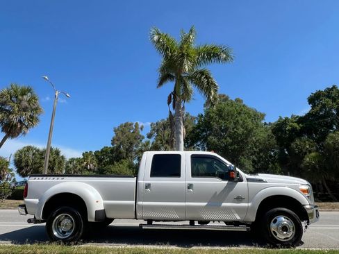 Used 2016 Ford F350 Platinum w/ FX4 Off-Road Package AWD/4WD image 5