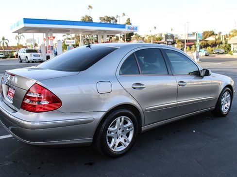 Used 2004 Mercedes-Benz E 320 Sedan image 5