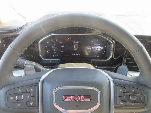 New 2026 GMC Sierra 1500 Elevation image 17