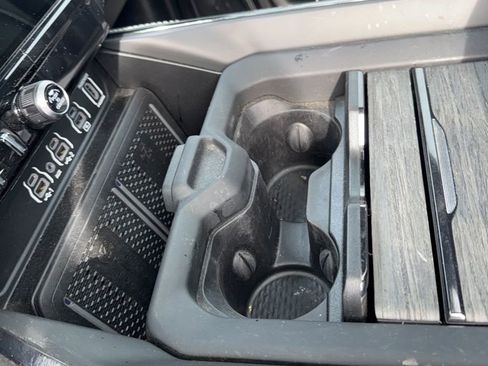 Used 2025 RAM 3500 Limited image 15