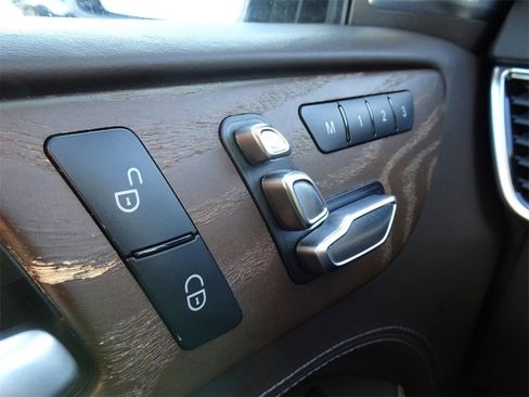 Used 2019 Mercedes-Benz GLS 550 4MATIC image 26