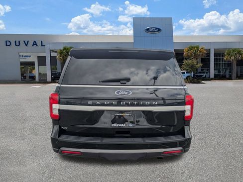 Used 2024 Ford Expedition XLT AWD/4WD image 5
