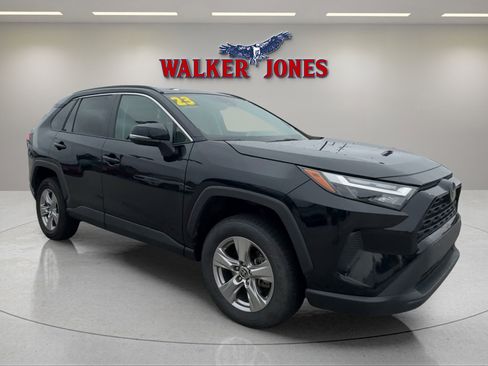 Used 2023 Toyota RAV4 XLE image 1