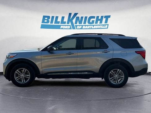 Used 2024 Ford Explorer XLT w/ Equipment Group 202A AWD/4WD image 2