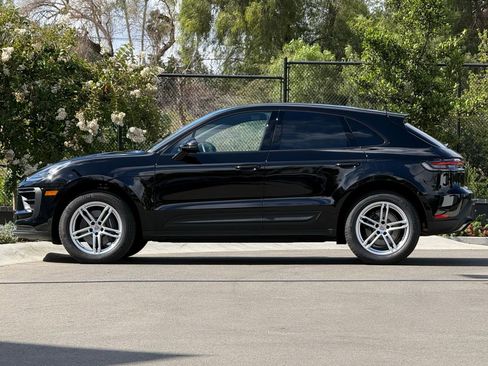 Used 2026 Porsche Macan image 2