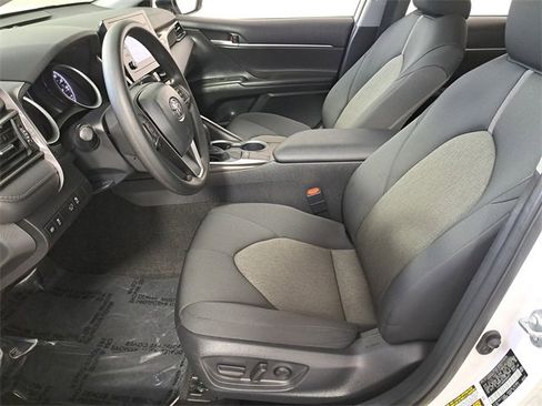 Used 2023 Toyota Camry LE image 19