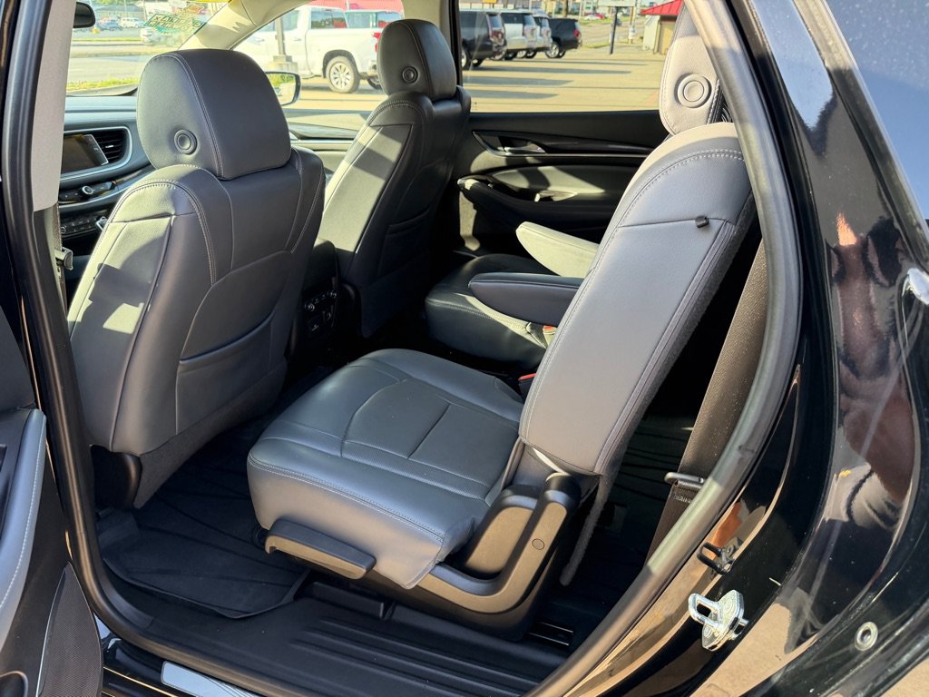 Used 2018 Buick Enclave Essence w/ Trailering Package FWD image 17