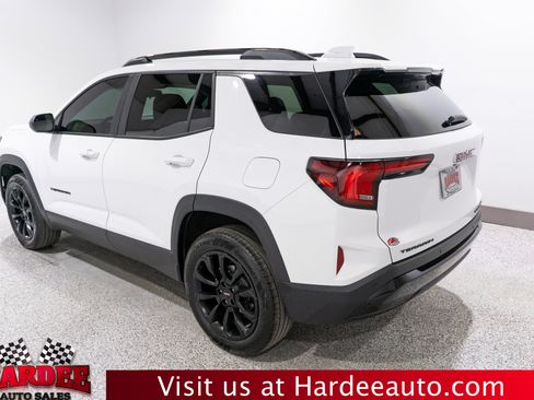 Used 2026 GMC Terrain Elevation w/ Elevation Premium Package FWD image 3