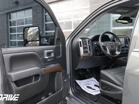 Used 2018 GMC Sierra 3500 Denali w/ Duramax Plus Package image 17