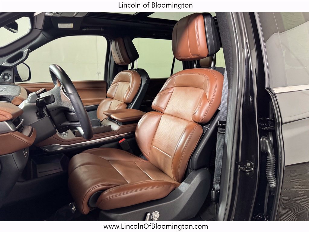 Used 2025 Lincoln Navigator L Reserve AWD/4WD image 19