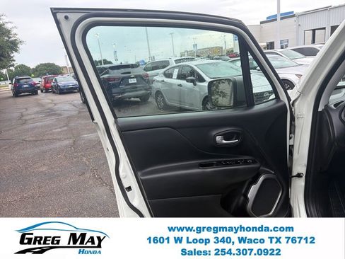 Used 2020 Jeep Renegade Limited w/ UConnect 8.4 Nav Group AWD/4WD image 9
