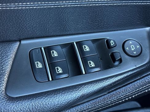 Used 2018 BMW 530e w/ Premium Package 2 image 13