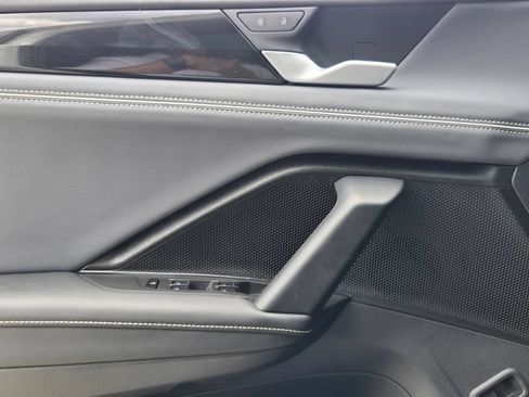 Certified 2025 Volkswagen Tiguan SEL R-Line AWD/4WD image 28