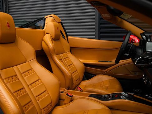 Used 2015 Ferrari 458 Spider RWD image 11