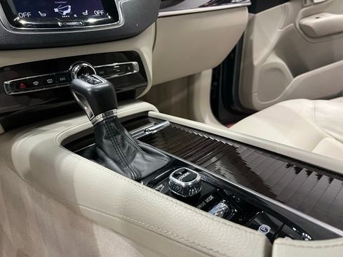 Used 2016 Volvo XC90 T6 Momentum AWD/4WD image 31