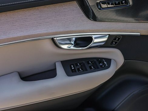 New 2026 Volvo XC90 B6 Plus w/ Protection Package Premier AWD/4WD image 29