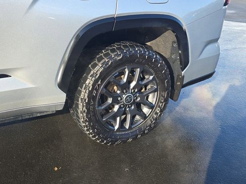 Used 2024 Toyota Sequoia image 11