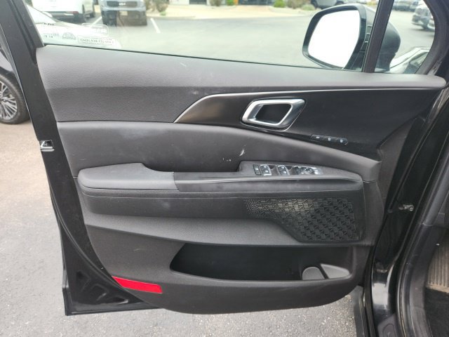 Used 2026 Kia Carnival SX w/ SX Dark Edition Package FWD image 14