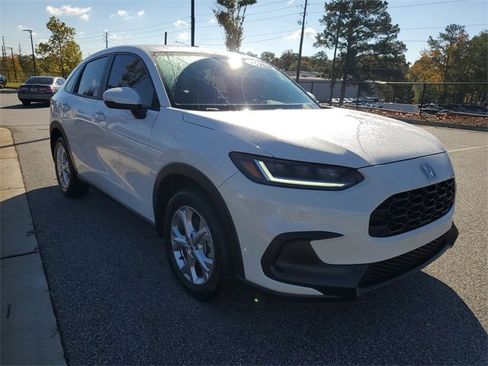 Used 2025 Honda HR-V LX image 3